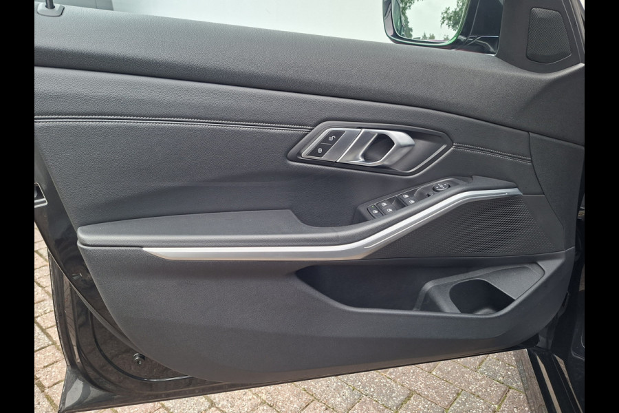 BMW 3-serie 320i Executive Edition Carplay Sport Leder