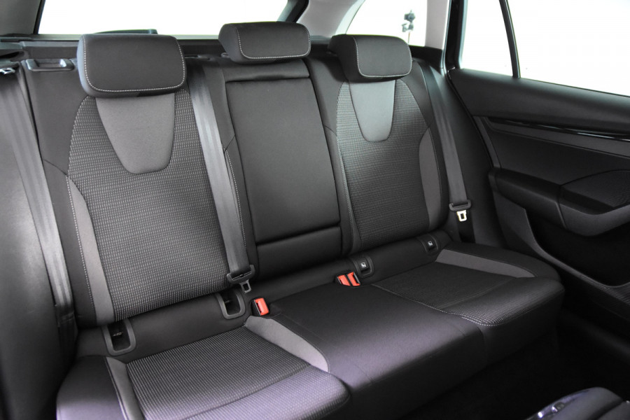 Škoda Octavia Combi Clever *1ste Eigenaar*Navigatie*Ambiente*Keyless*