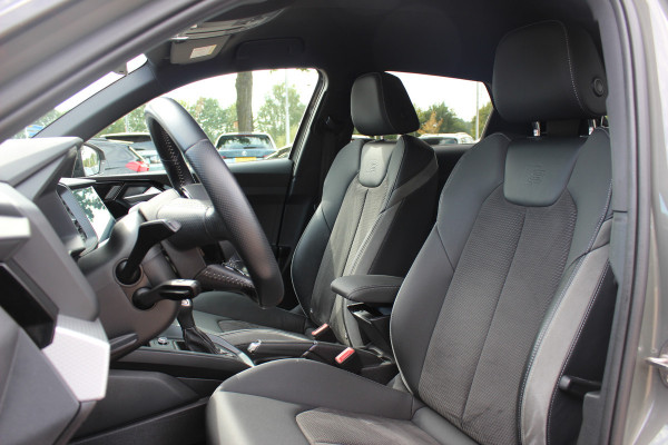 Audi A1 Sportback 40 TFSI S Line edition one / Virtual Cockpit / CarPlay / Keyless / Parkeerhulp V+A / 18'' / Stoelverwarming / Cruise Control