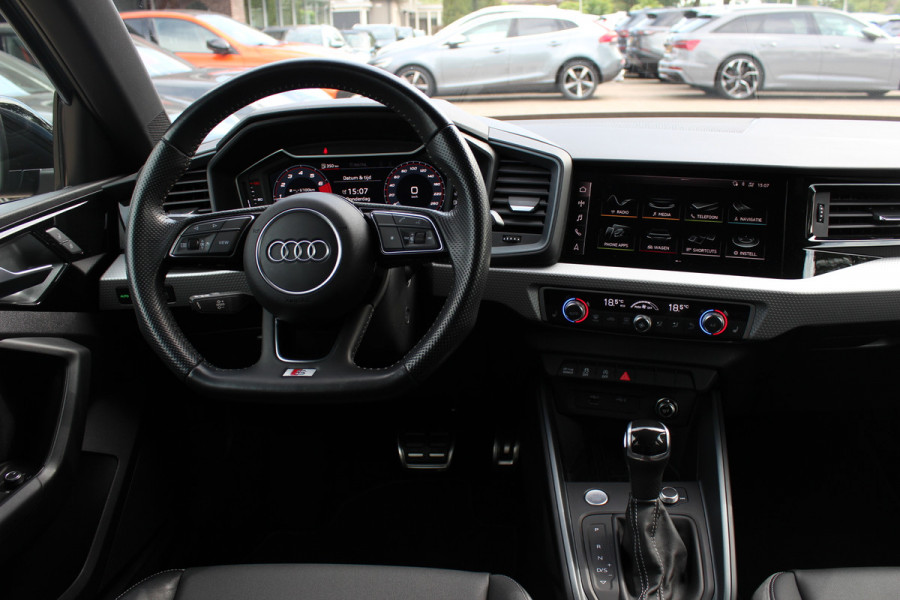 Audi A1 Sportback 40 TFSI S Line edition one / Virtual Cockpit / CarPlay / Keyless / Parkeerhulp V+A / 18'' / Stoelverwarming / Cruise Control