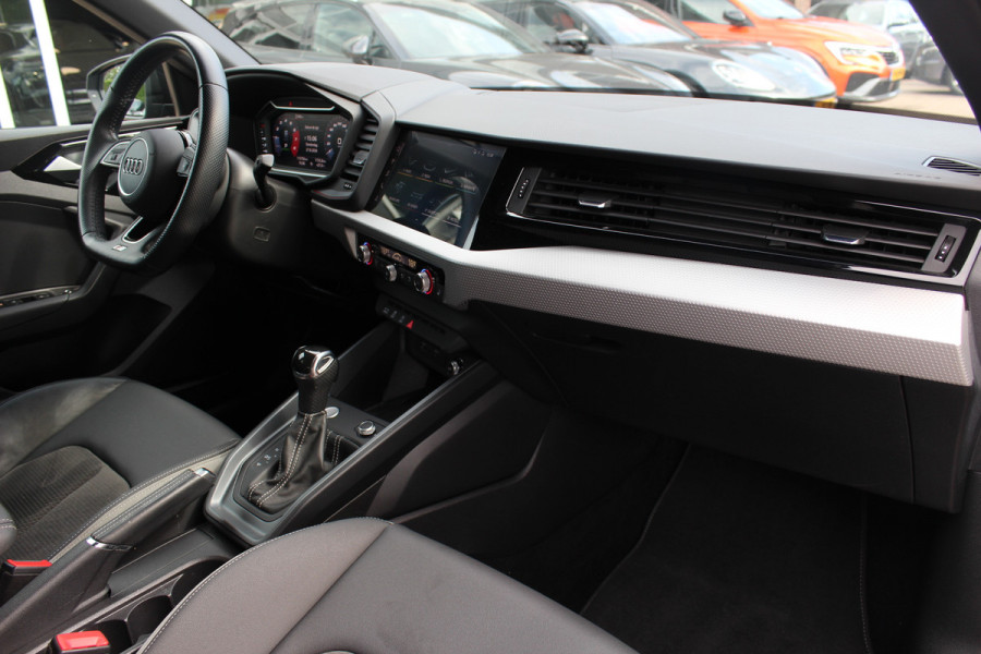 Audi A1 Sportback 40 TFSI S Line edition one / Virtual Cockpit / CarPlay / Keyless / Parkeerhulp V+A / 18'' / Stoelverwarming / Cruise Control
