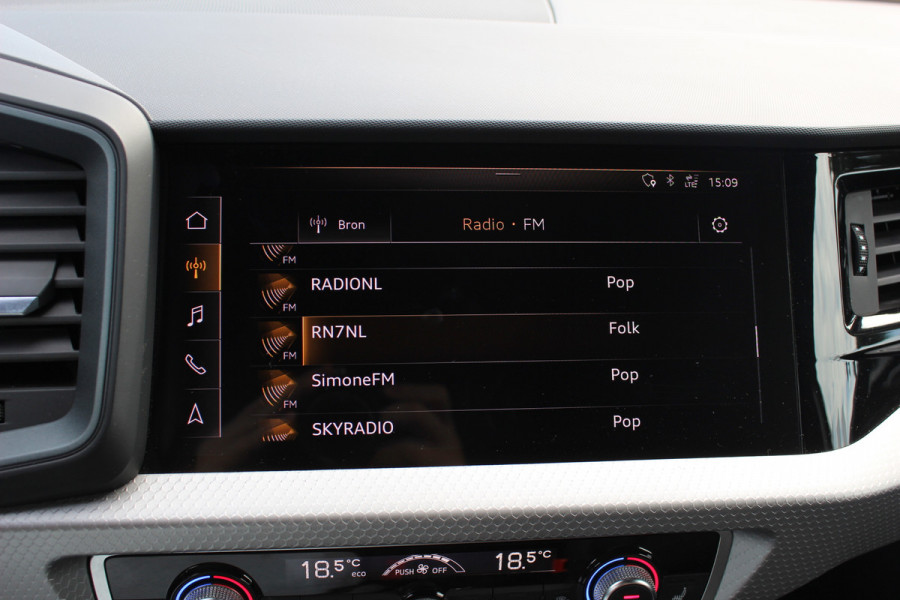 Audi A1 Sportback 40 TFSI S Line edition one / Virtual Cockpit / CarPlay / Keyless / Parkeerhulp V+A / 18'' / Stoelverwarming / Cruise Control