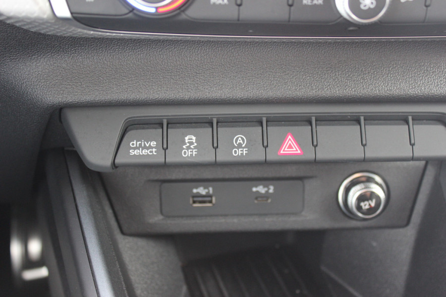 Audi A1 Sportback 40 TFSI S Line edition one / Virtual Cockpit / CarPlay / Keyless / Parkeerhulp V+A / 18'' / Stoelverwarming / Cruise Control