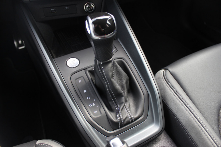 Audi A1 Sportback 40 TFSI S Line edition one / Virtual Cockpit / CarPlay / Keyless / Parkeerhulp V+A / 18'' / Stoelverwarming / Cruise Control