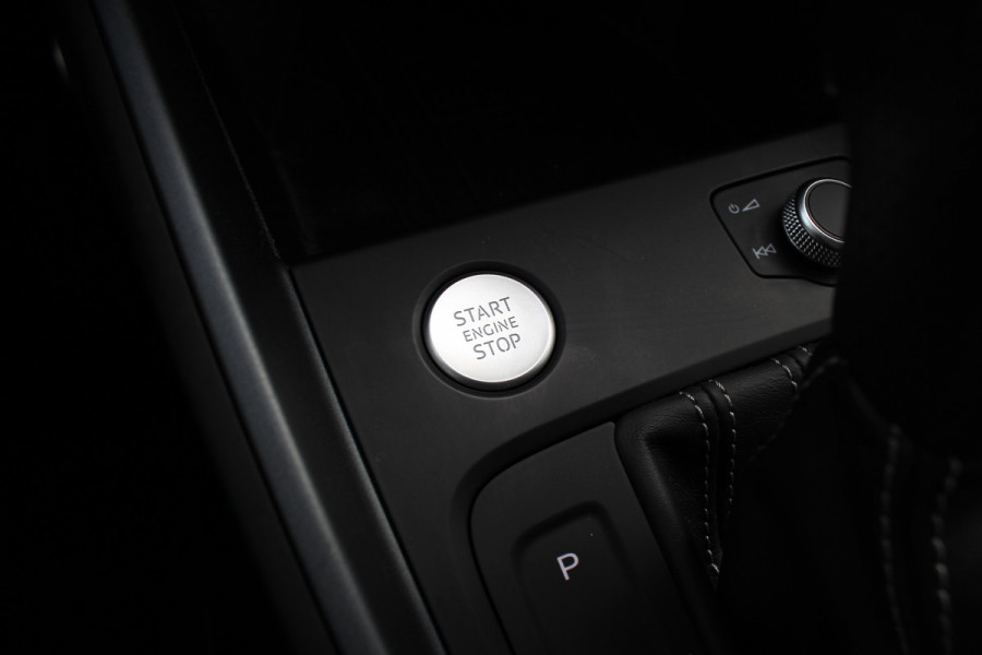 Audi A1 Sportback 40 TFSI S Line edition one / Virtual Cockpit / CarPlay / Keyless / Parkeerhulp V+A / 18'' / Stoelverwarming / Cruise Control
