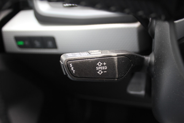 Audi A1 Sportback 40 TFSI S Line edition one / Virtual Cockpit / CarPlay / Keyless / Parkeerhulp V+A / 18'' / Stoelverwarming / Cruise Control
