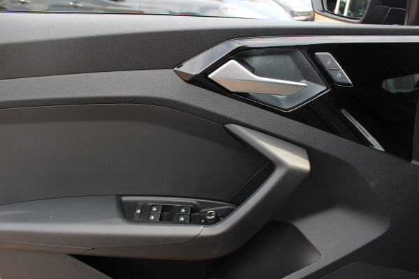 Audi A1 Sportback 40 TFSI S Line edition one / Virtual Cockpit / CarPlay / Keyless / Parkeerhulp V+A / 18'' / Stoelverwarming / Cruise Control