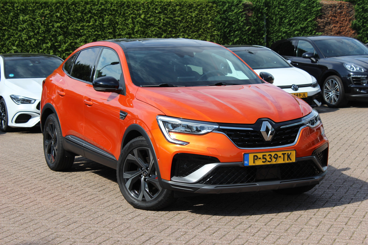Renault Arkana 1.6 E-Tech Hybrid 145 R.S. Line / Camera / Leder / 18'' / Bose / Keyless / Sfeerverlichting / Navigatie / Dodehoek / DAB / ACC / Stoelverwarming