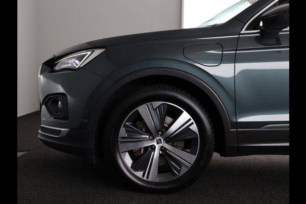Seat Tarraco 1.4 TSI e-Hybrid PHEV Xcellence 245 pk Automaat | Navigatie | Panoramadak | Parkeersensoren (Park assist) | Rondomzicht camera | Adaptieve cruise control | Stoelverwarming V+A | Lederen bekleding |