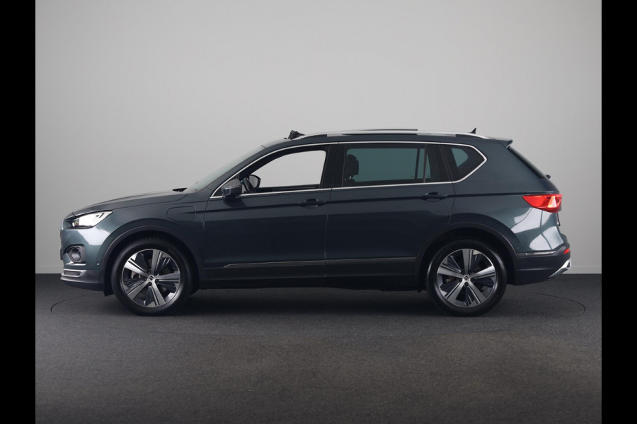Seat Tarraco 1.4 TSI e-Hybrid PHEV Xcellence 245 pk Automaat | Navigatie | Panoramadak | Parkeersensoren (Park assist) | Rondomzicht camera | Adaptieve cruise control | Stoelverwarming V+A | Lederen bekleding |