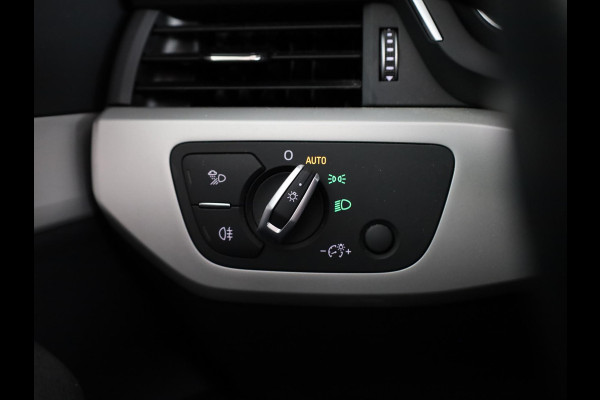 Audi A5 Cabriolet 40 TFSI Launch edition Sport 190pk | lederen bekleding, | Nekverwarming | matrix LED koplampen | Navigatiesysteem full map | Voorstoelen verwarmd