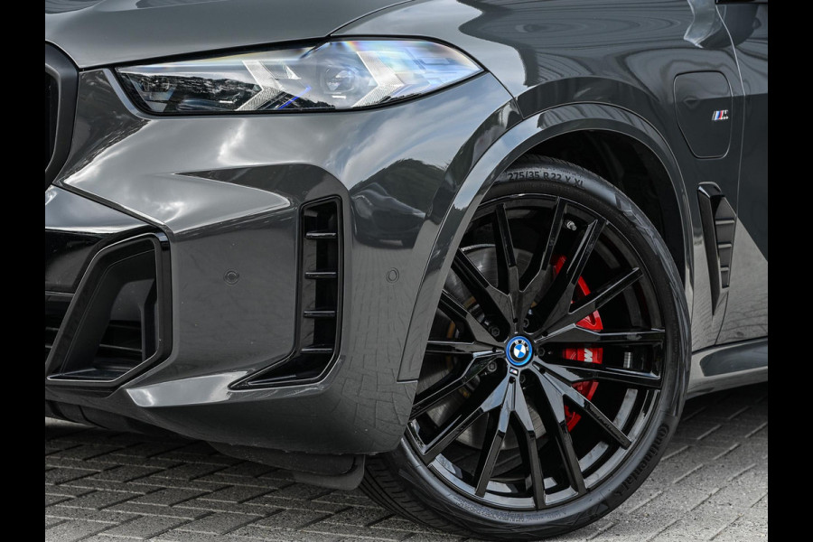 BMW X5 xDrive50e M-Sport Pro | NL-Auto | Panoramadak | Skylounge | Bowers en Wilkins | Alcantare Hemel | Assisted driving prof. | Comfort Seats | Stoelventilatie + Massage | 360 Camera | HUD | BMW Gesture Control | Soft Close | Elektr. trekhaak |
