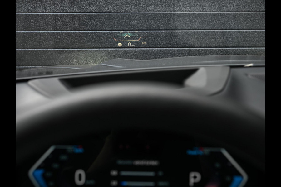 BMW X5 xDrive50e M-Sport Pro | NL-Auto | Panoramadak | Skylounge | Bowers en Wilkins | Alcantare Hemel | Assisted driving prof. | Comfort Seats | Stoelventilatie + Massage | 360 Camera | HUD | BMW Gesture Control | Soft Close | Elektr. trekhaak |