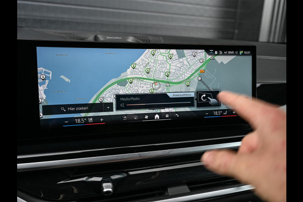 BMW X5 xDrive50e M-Sport Pro | NL-Auto | Panoramadak | Skylounge | Bowers en Wilkins | Alcantare Hemel | Assisted driving prof. | Comfort Seats | Stoelventilatie + Massage | 360 Camera | HUD | BMW Gesture Control | Soft Close | Elektr. trekhaak |
