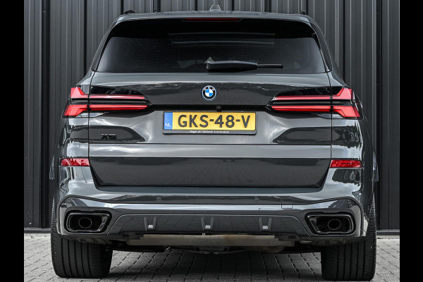 BMW X5 xDrive50e M-Sport Pro | NL-Auto | Panoramadak | Skylounge | Bowers en Wilkins | Alcantare Hemel | Assisted driving prof. | Comfort Seats | Stoelventilatie + Massage | 360 Camera | HUD | BMW Gesture Control | Soft Close | Elektr. trekhaak |