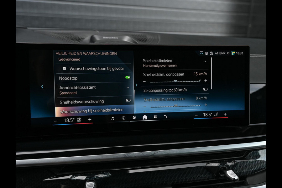 BMW X5 xDrive50e M-Sport Pro | NL-Auto | Panoramadak | Skylounge | Bowers en Wilkins | Alcantare Hemel | Assisted driving prof. | Comfort Seats | Stoelventilatie + Massage | 360 Camera | HUD | BMW Gesture Control | Soft Close | Elektr. trekhaak |