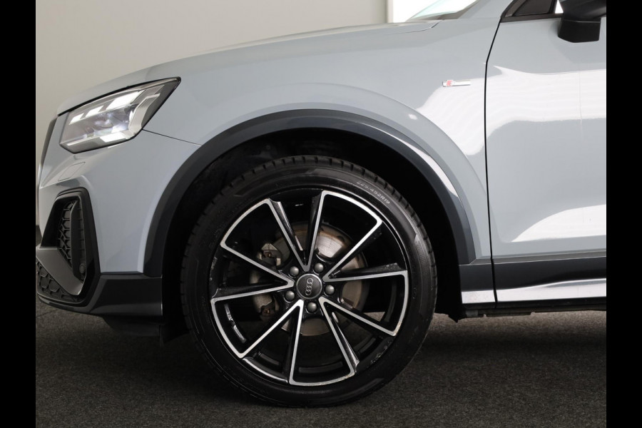 Audi Q2 35 TFSI S Edition 150pk | Virtuel Cockpit |  Navigatiesysteem full map | Cruise control adaptief | Apple Carplay/Android Auto | S-line interieur  lederen/stof bekleding | Matrix LED koplampen |