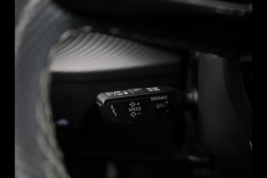 Audi Q2 35 TFSI S Edition 150pk | Virtuel Cockpit |  Navigatiesysteem full map | Cruise control adaptief | Apple Carplay/Android Auto | S-line interieur  lederen/stof bekleding | Matrix LED koplampen |
