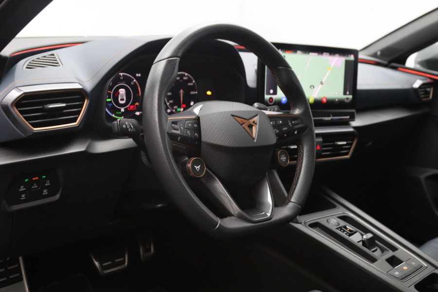 CUPRA Leon Sportstourer 1.4 e-Hybrid 245 PK VZ Copper Edition PHEV, Panoramadak, Kuipstoelen, Adap. Cruise Control, Matrix-LED