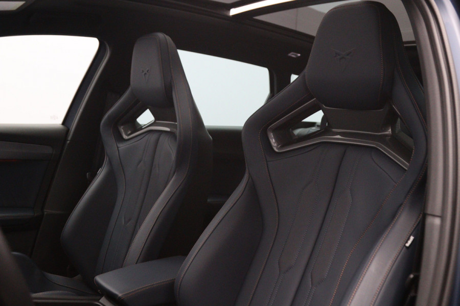 CUPRA Leon Sportstourer 1.4 e-Hybrid 245 PK VZ Copper Edition PHEV, Panoramadak, Kuipstoelen, Adap. Cruise Control, Matrix-LED