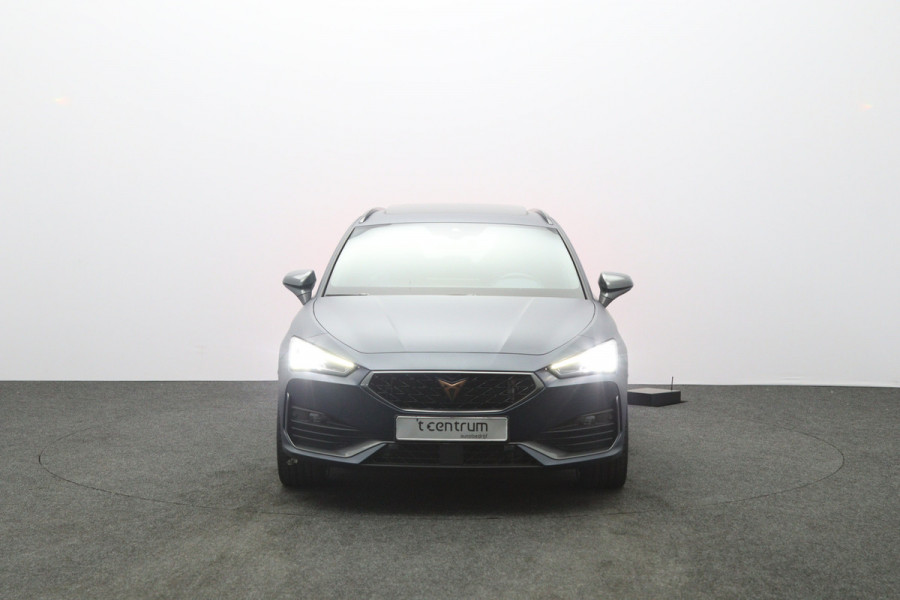 CUPRA Leon Sportstourer 1.4 e-Hybrid 245 PK VZ Copper Edition PHEV, Panoramadak, Kuipstoelen, Adap. Cruise Control, Matrix-LED