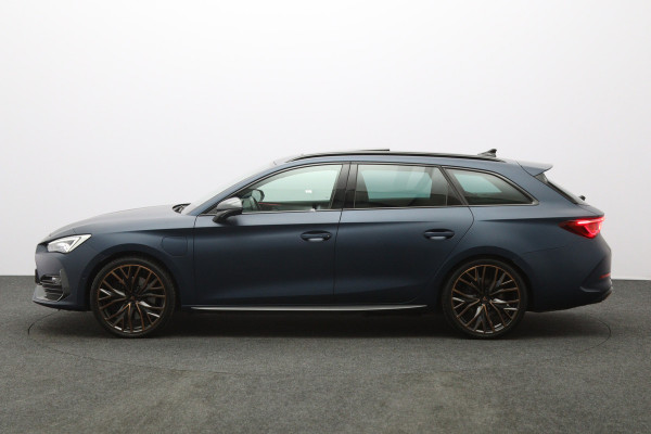 CUPRA Leon Sportstourer 1.4 e-Hybrid 245 PK VZ Copper Edition PHEV, Panoramadak, Kuipstoelen, Adap. Cruise Control, Matrix-LED