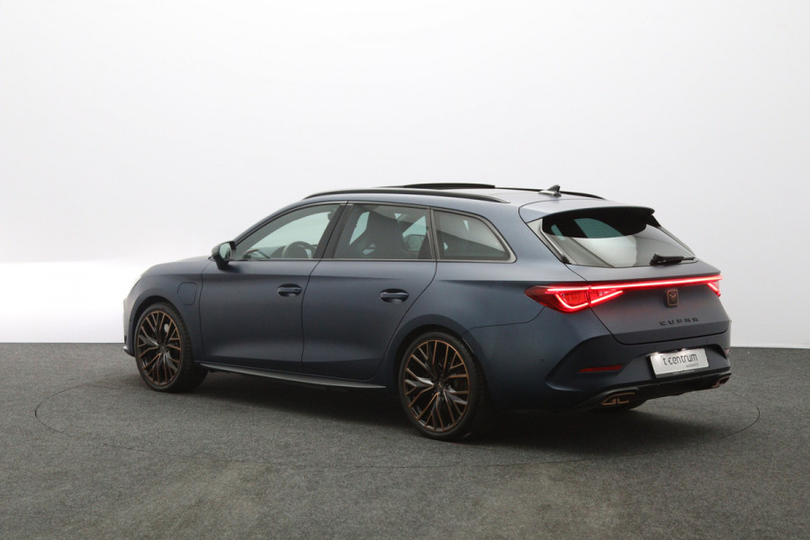 CUPRA Leon Sportstourer 1.4 e-Hybrid 245 PK VZ Copper Edition PHEV, Panoramadak, Kuipstoelen, Adap. Cruise Control, Matrix-LED