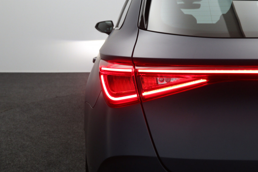 CUPRA Leon Sportstourer 1.4 e-Hybrid 245 PK VZ Copper Edition PHEV, Panoramadak, Kuipstoelen, Adap. Cruise Control, Matrix-LED