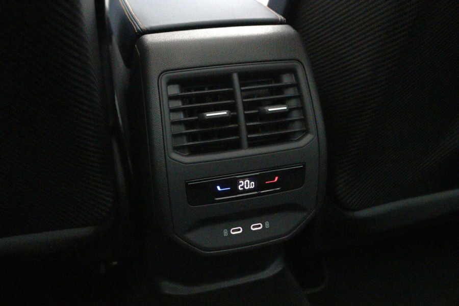 CUPRA Leon Sportstourer 1.4 e-Hybrid 245 PK VZ Copper Edition PHEV, Panoramadak, Kuipstoelen, Adap. Cruise Control, Matrix-LED