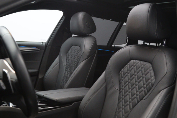 BMW 5 Serie Touring 530e 293 PK Executive Sensatec M-Sport PHEV, Trekhaak, Panoramadak, Harman/Kardon, Adap. Cruise Control