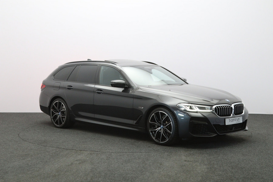 BMW 5 Serie Touring 530e 293 PK Executive Sensatec M-Sport PHEV, Trekhaak, Panoramadak, Harman/Kardon, Adap. Cruise Control