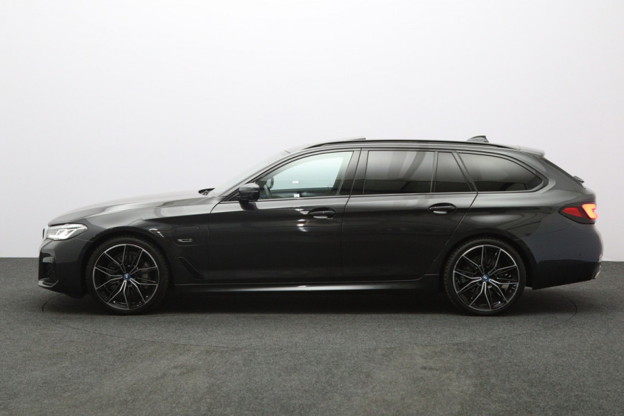 BMW 5 Serie Touring 530e 293 PK Executive Sensatec M-Sport PHEV, Trekhaak, Panoramadak, Harman/Kardon, Adap. Cruise Control