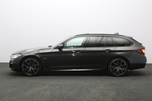 BMW 5 Serie Touring 530e 293 PK Executive Sensatec M-Sport PHEV, Trekhaak, Panoramadak, Harman/Kardon, Adap. Cruise Control