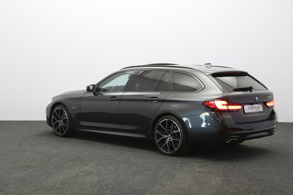 BMW 5 Serie Touring 530e 293 PK Executive Sensatec M-Sport PHEV, Trekhaak, Panoramadak, Harman/Kardon, Adap. Cruise Control