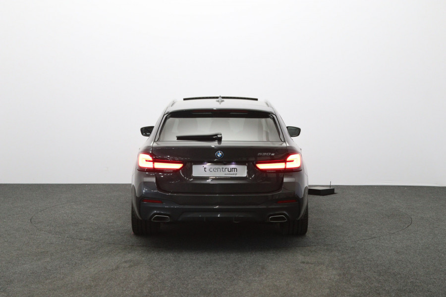 BMW 5 Serie Touring 530e 293 PK Executive Sensatec M-Sport PHEV, Trekhaak, Panoramadak, Harman/Kardon, Adap. Cruise Control