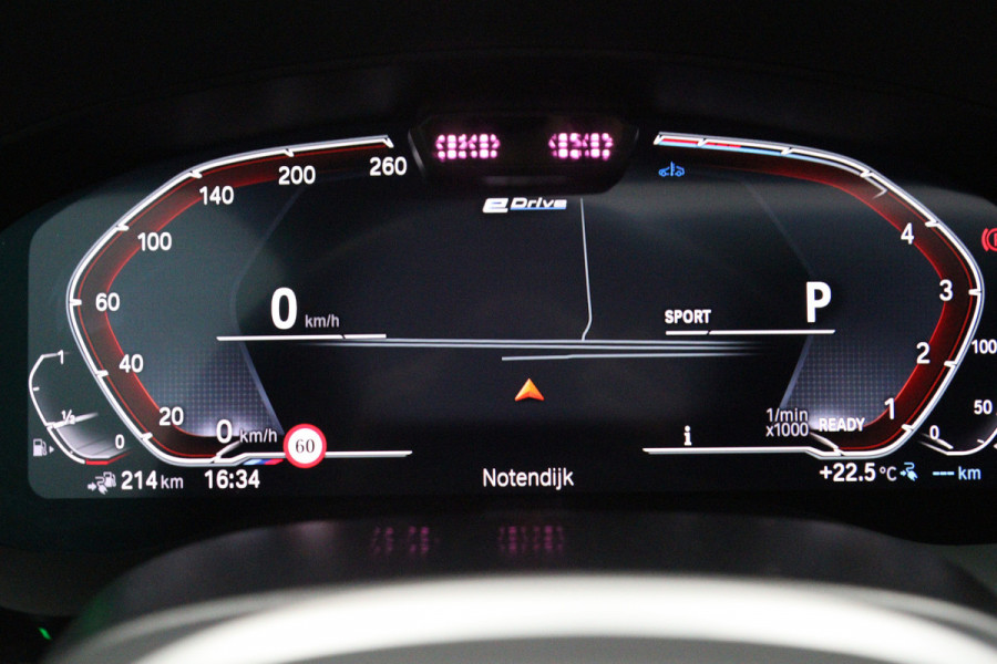 BMW 5 Serie Touring 530e 293 PK Executive Sensatec M-Sport PHEV, Trekhaak, Panoramadak, Harman/Kardon, Adap. Cruise Control