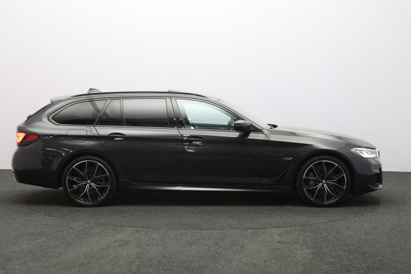 BMW 5 Serie Touring 530e 293 PK Executive Sensatec M-Sport PHEV, Trekhaak, Panoramadak, Harman/Kardon, Adap. Cruise Control