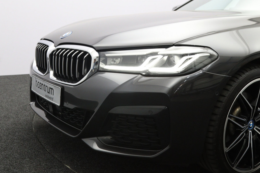 BMW 5 Serie Touring 530e 293 PK Executive Sensatec M-Sport PHEV, Trekhaak, Panoramadak, Harman/Kardon, Adap. Cruise Control