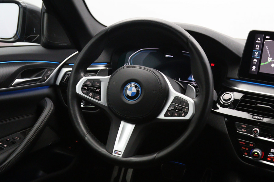 BMW 5 Serie Touring 530e 293 PK Executive Sensatec M-Sport PHEV, Trekhaak, Panoramadak, Harman/Kardon, Adap. Cruise Control