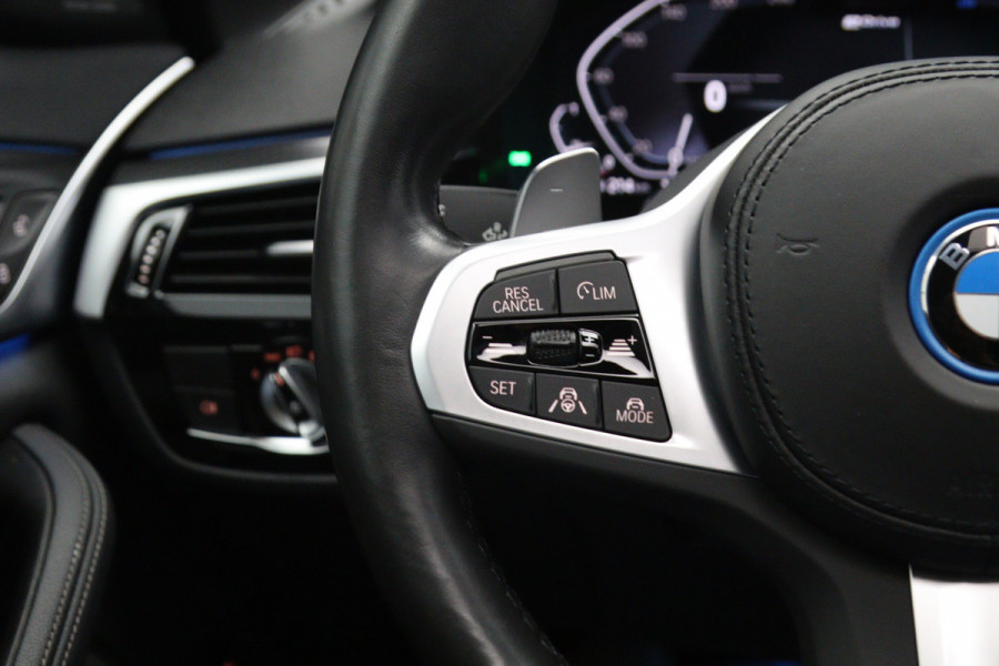 BMW 5 Serie Touring 530e 293 PK Executive Sensatec M-Sport PHEV, Trekhaak, Panoramadak, Harman/Kardon, Adap. Cruise Control