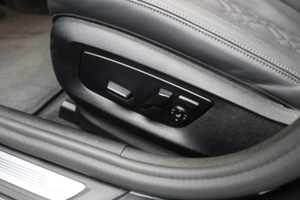 BMW 5 Serie Touring 530e 293 PK Executive Sensatec M-Sport PHEV, Trekhaak, Panoramadak, Harman/Kardon, Adap. Cruise Control