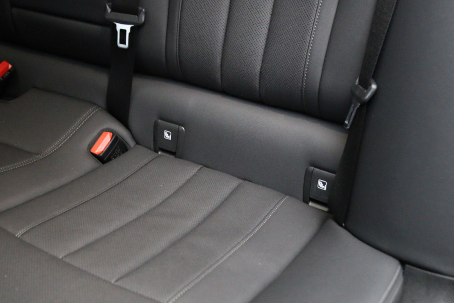 BMW 5 Serie Touring 530e 293 PK Executive Sensatec M-Sport PHEV, Trekhaak, Panoramadak, Harman/Kardon, Adap. Cruise Control