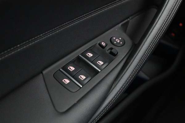 BMW 5 Serie Touring 530e 293 PK Executive Sensatec M-Sport PHEV, Trekhaak, Panoramadak, Harman/Kardon, Adap. Cruise Control