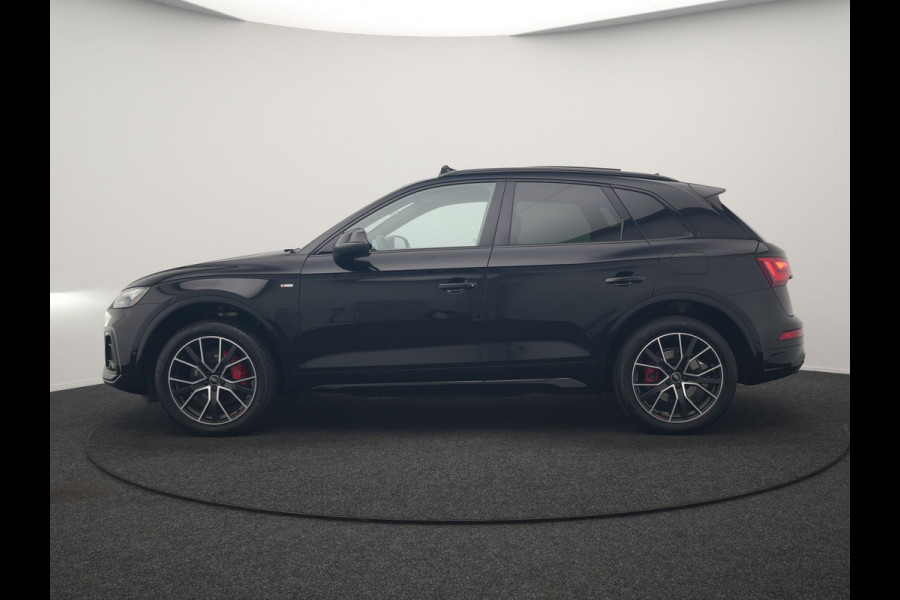 Audi Q5 55 TFSI e 2x S Line PHEV 367pk | Trekhaak Af Fabriek | Panodak | 360 Camera | Lederen Sportstoelen Memory & Verwarmd | Keyless | Blis | Apple Carplay | Cruise Control | Navigatie | DAB | Plug In Hybrid |