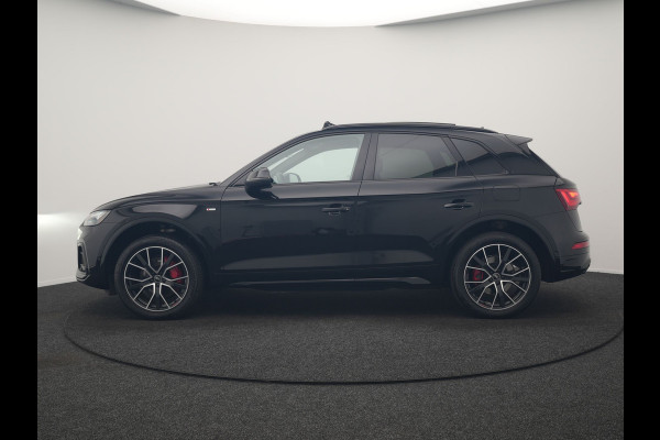 Audi Q5 55 TFSI e 2x S Line PHEV 367pk | Trekhaak Af Fabriek | Panodak | 360 Camera | Lederen Sportstoelen Memory & Verwarmd | Keyless | Blis | Apple Carplay | Cruise Control | Navigatie | DAB | Plug In Hybrid |
