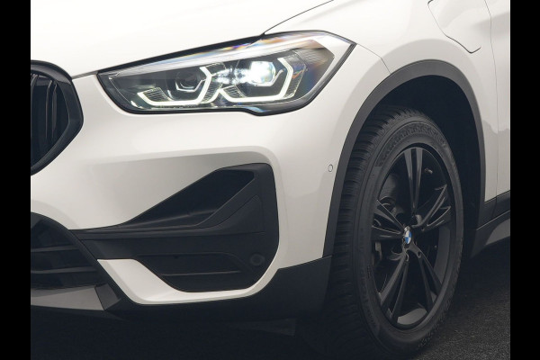 BMW X1 xDrive25e PHEV 221pk Dealer O.H. | Adaptive Cruise | Head Up | Camera | Harman / Kardon | Stoelen Memory & Verwarmd | Navigatie | DAB | Plug In Hybrid |