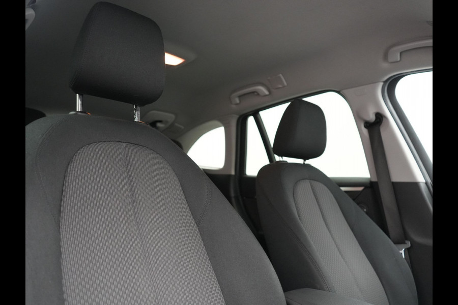BMW X1 xDrive25e PHEV 221pk Dealer O.H. | Adaptive Cruise | Head Up | Camera | Harman / Kardon | Stoelen Memory & Verwarmd | Navigatie | DAB | Plug In Hybrid |