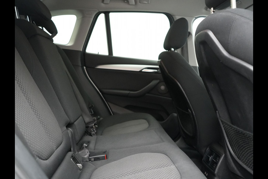 BMW X1 xDrive25e PHEV 221pk Dealer O.H. | Adaptive Cruise | Head Up | Camera | Harman / Kardon | Stoelen Memory & Verwarmd | Navigatie | DAB | Plug In Hybrid |