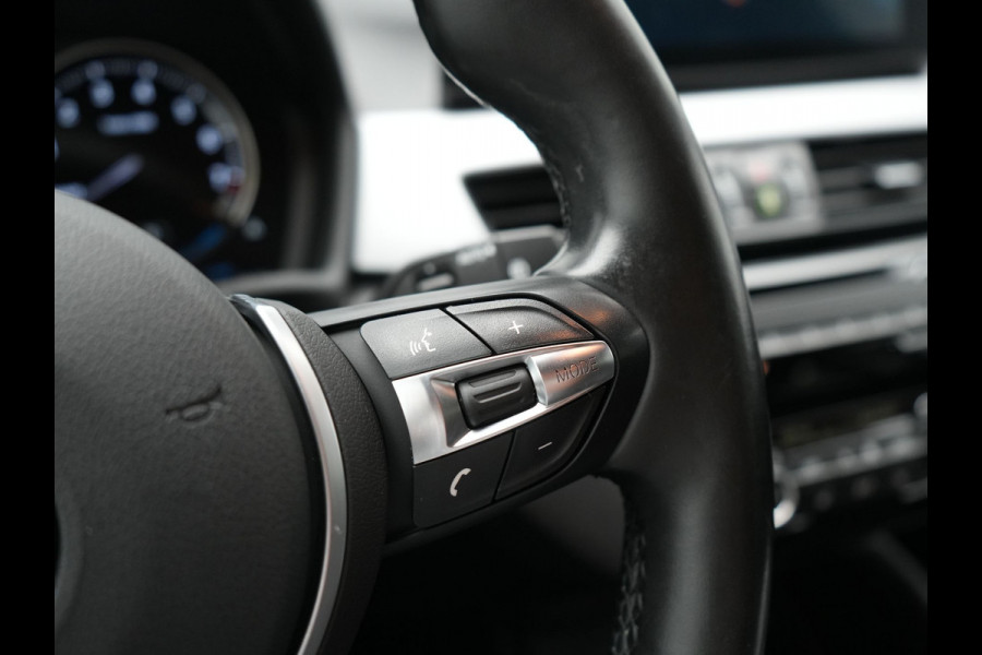 BMW X1 xDrive25e PHEV 221pk Dealer O.H. | Adaptive Cruise | Head Up | Camera | Harman / Kardon | Stoelen Memory & Verwarmd | Navigatie | DAB | Plug In Hybrid |