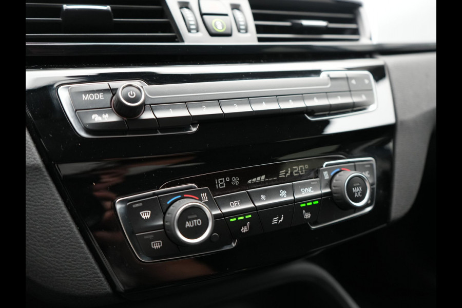 BMW X1 xDrive25e PHEV 221pk Dealer O.H. | Adaptive Cruise | Head Up | Camera | Harman / Kardon | Stoelen Memory & Verwarmd | Navigatie | DAB | Plug In Hybrid |